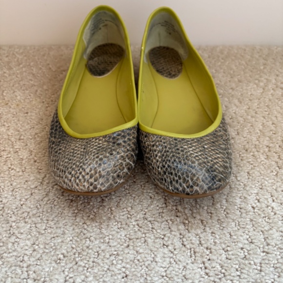 Nine West Logan snakeskin flats 7.5 - Picture 3 of 15